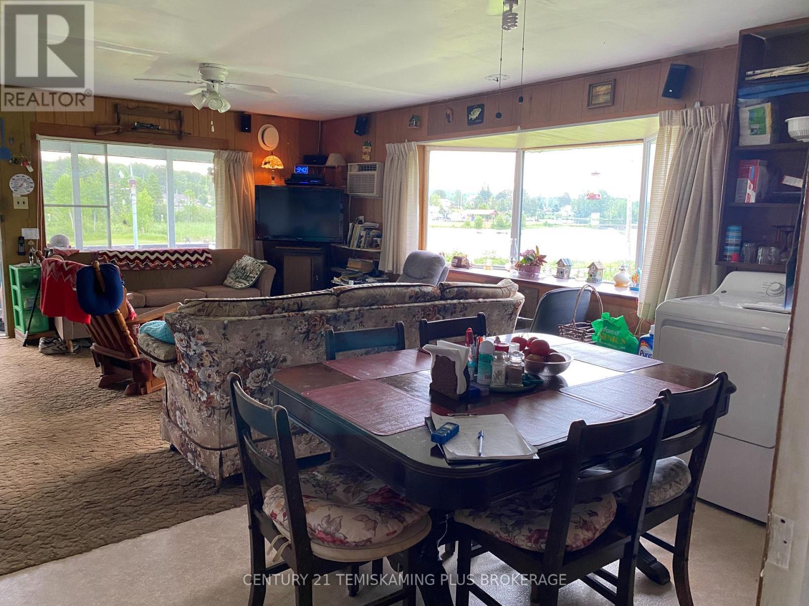 Photo de la propriété: 43 Proulx Street ON P0J 1N0