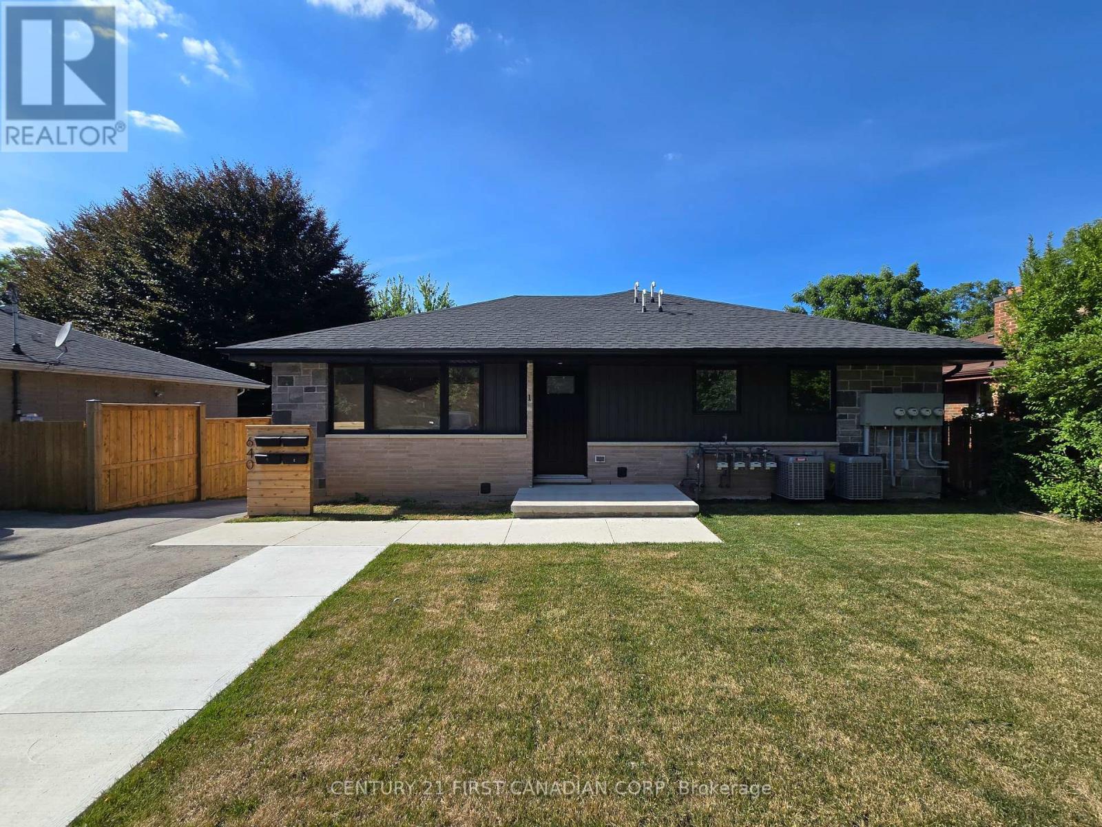Photo de la propriété:  640 Victoria Street 1  ON N5Y 4C1 