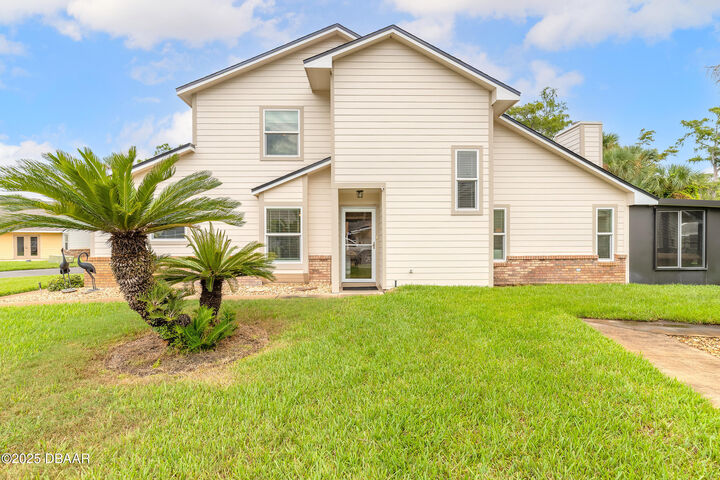 Property Photo: 105 Bob White Court FL 32119