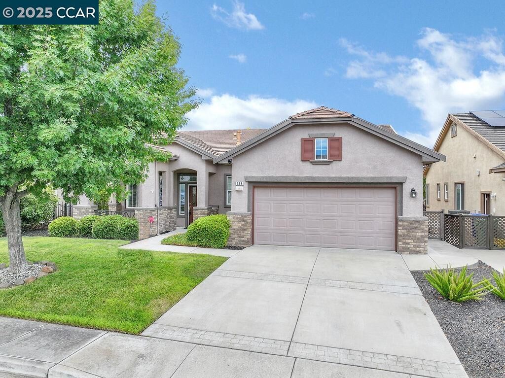 Property Photo: 598 Valmore Pl CA 94513