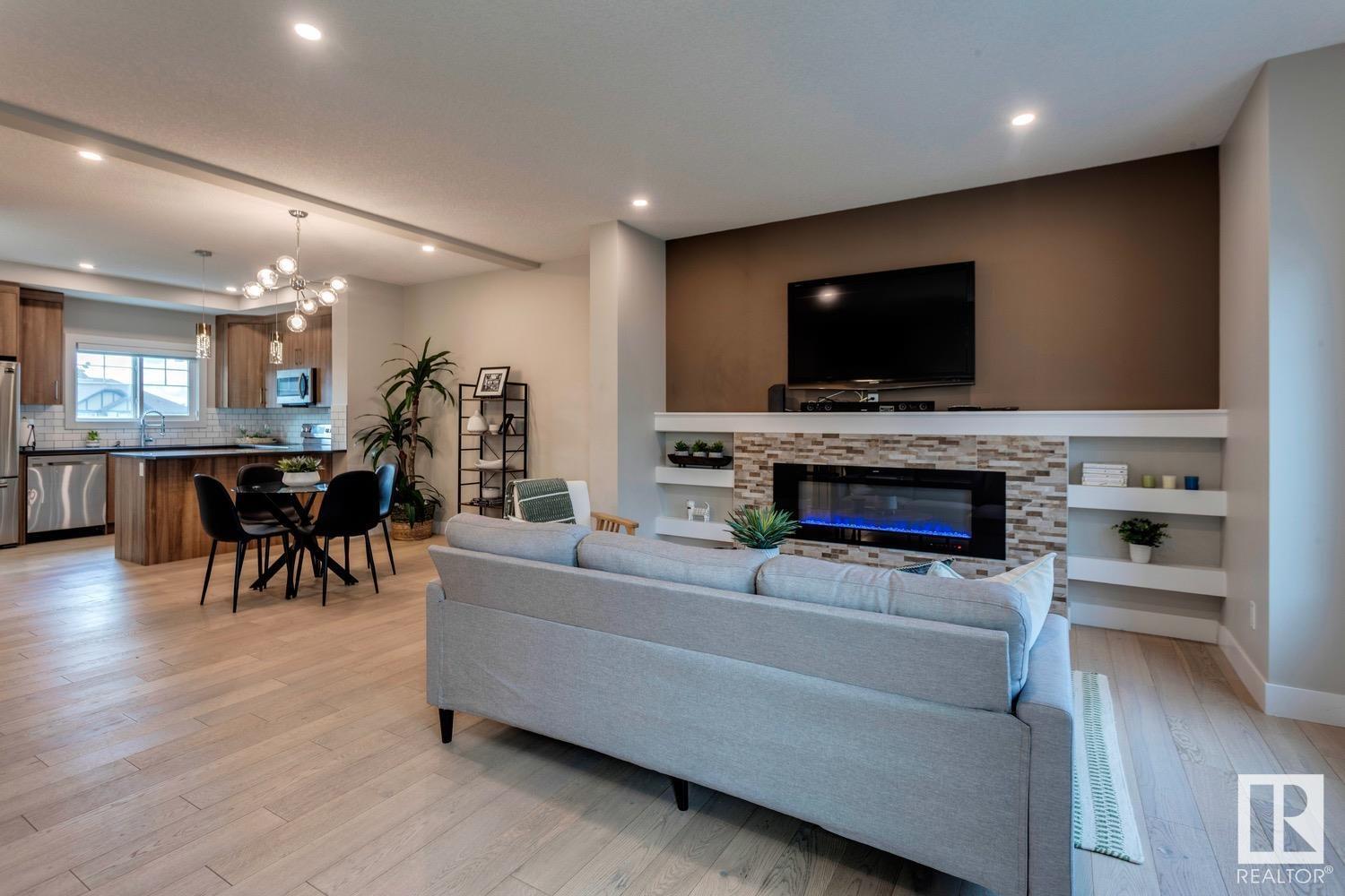 Property Photo: 230 Edgemont NW 4 AB T6M 0Y8