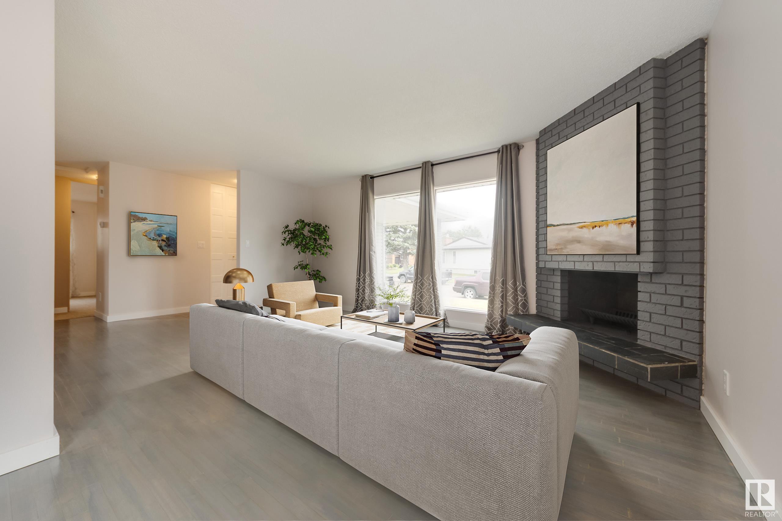 Photo de la propriété:  15228 122 Street NW  AB T5X 1P5 