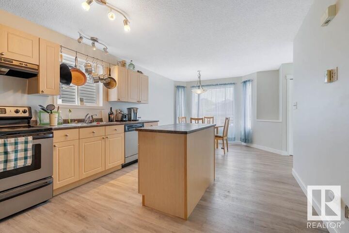 Property Photo: 57 Suntree Promenade AB T9E 8R8