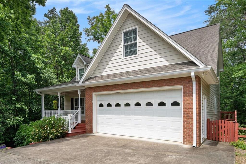 Property Photo:  220 Oak Ridge Lane  GA 30536 