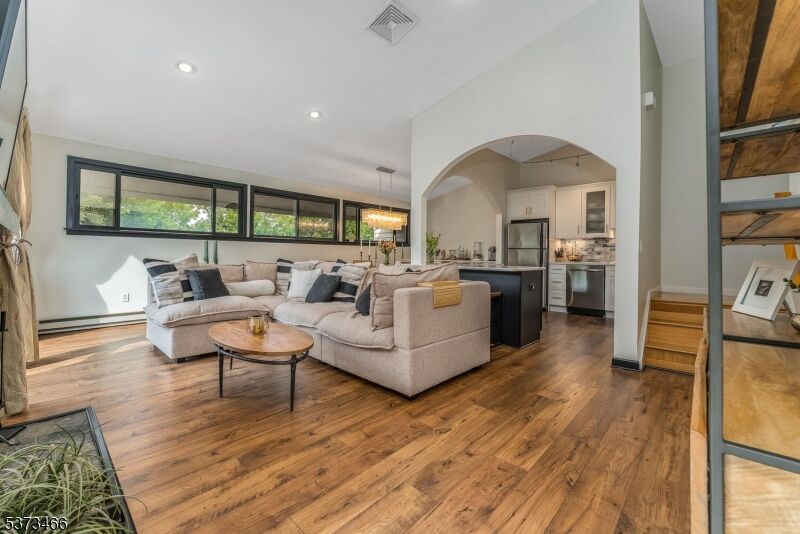 Property Photo:  32 Hillside Ct  NJ 08809 