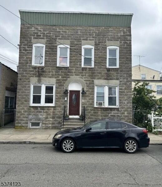 Property Photo:  280 Wilson Ave 2R  NJ 07032 