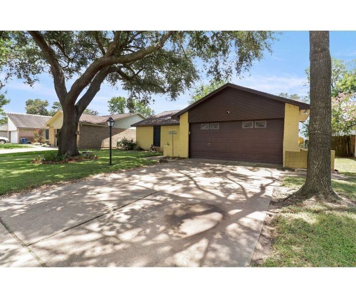 Property Photo: 34 Sarita Road TX 77515
