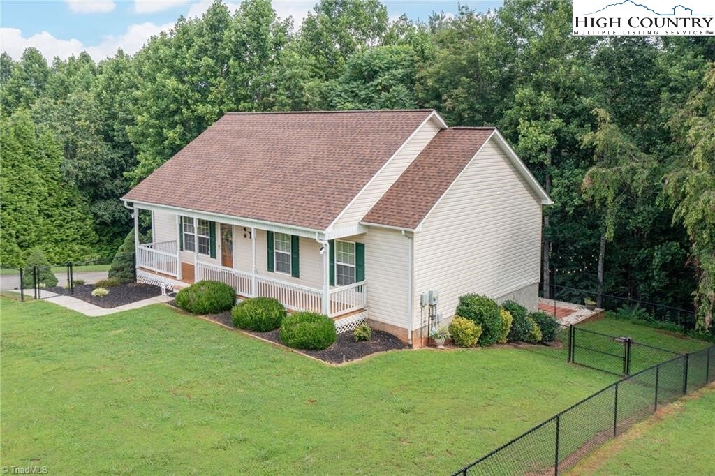 Property Photo: 178 Brooklin Street NC 28697