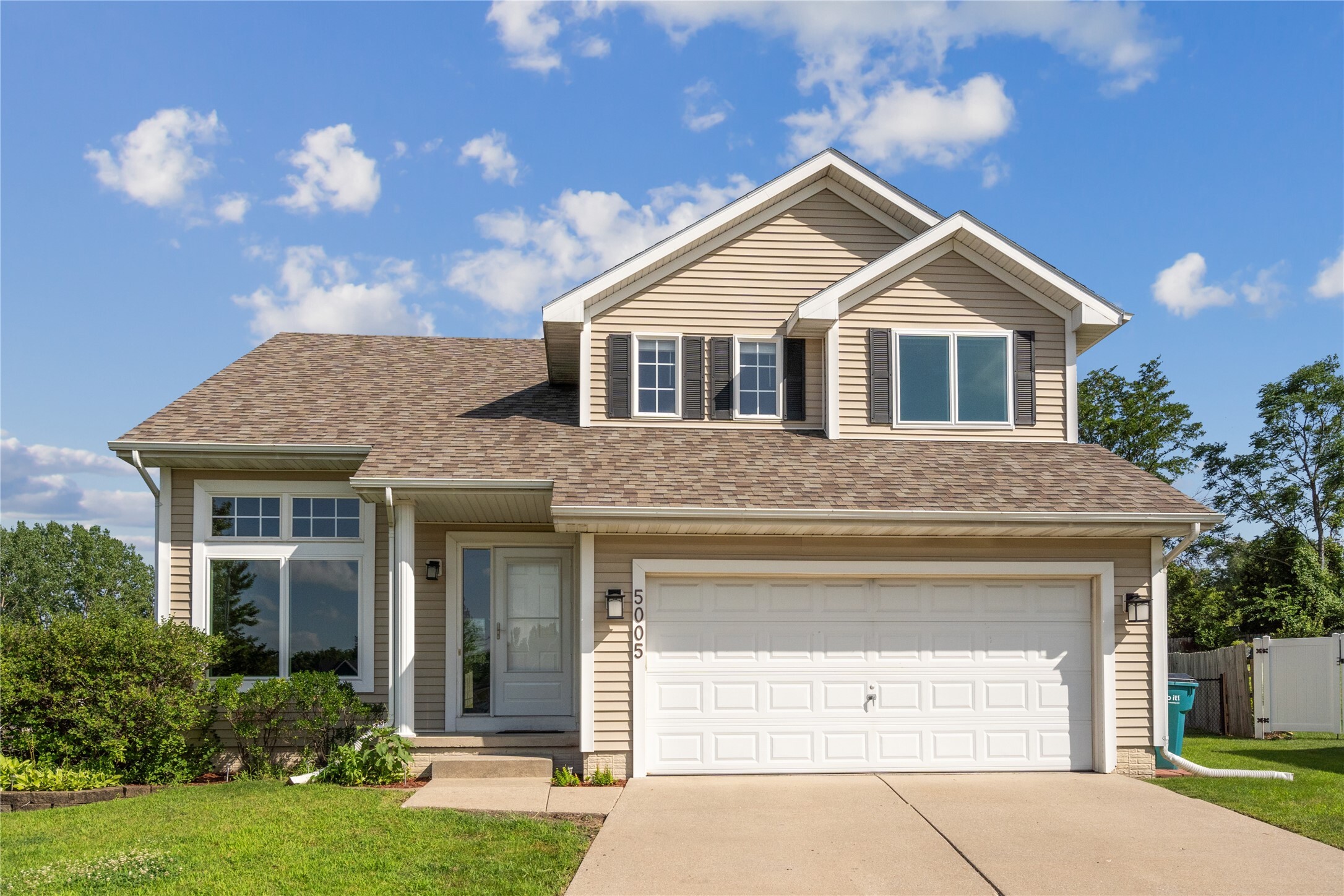 Property Photo: 5005 70th Place IA 50322