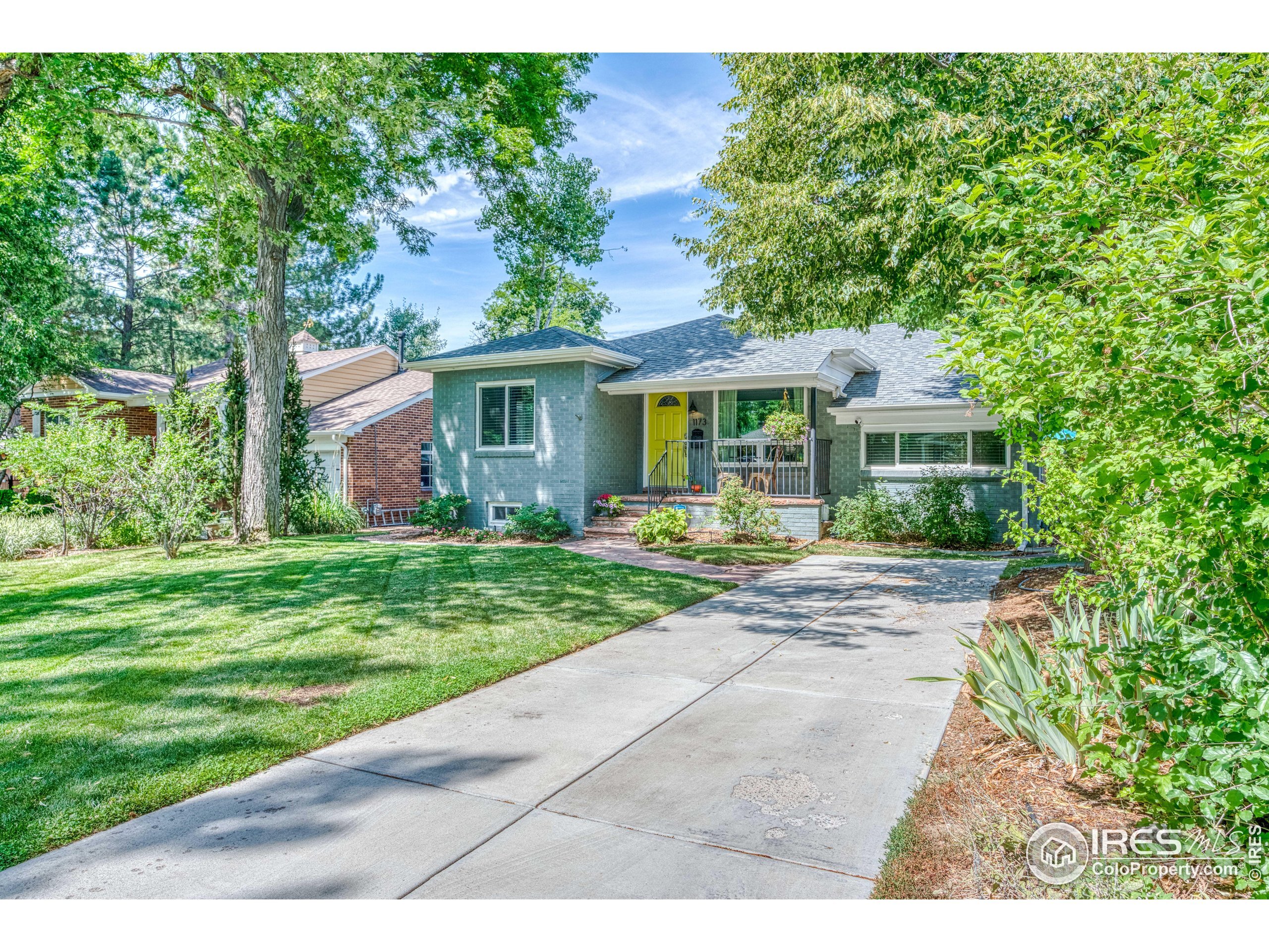 Property Photo: 1173 Niagara St CO 80220