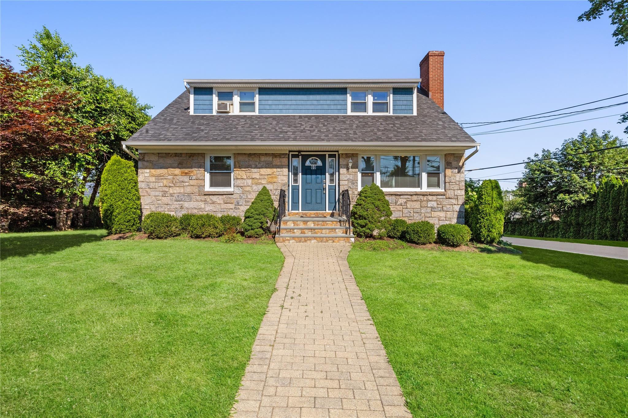 Property Photo:  69 Park Avenue  NY 10604 