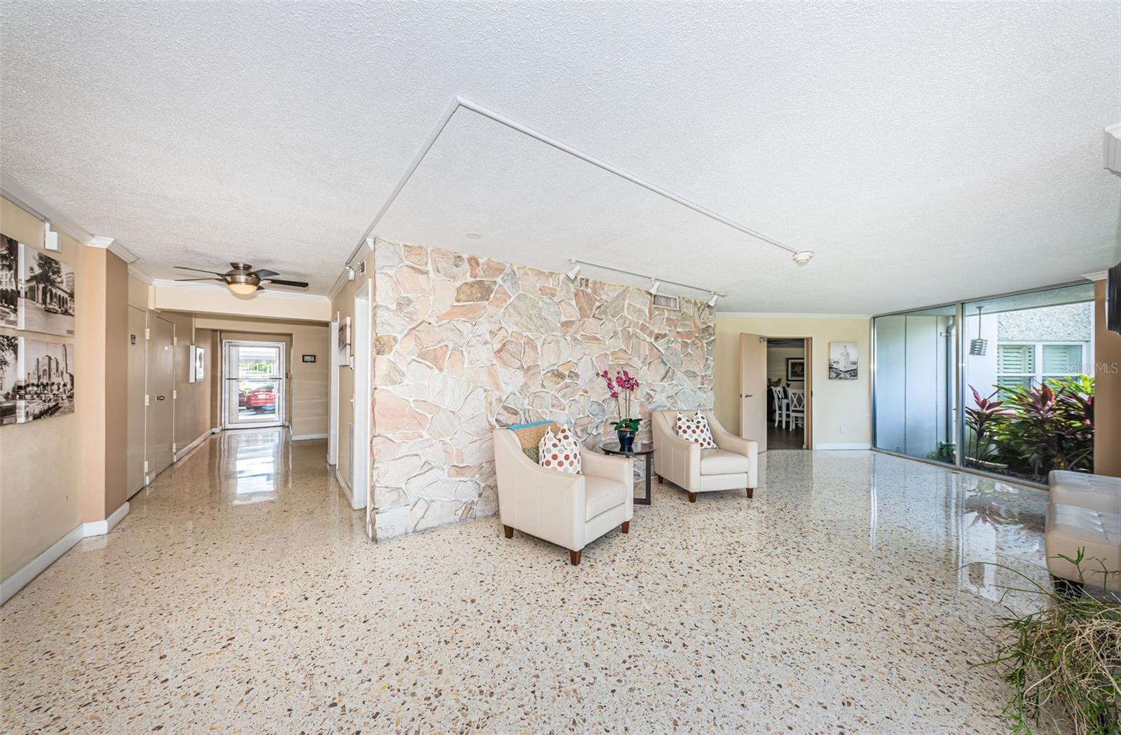 Property Photo:  1100 N Shore Drive NE 102  FL 33701 