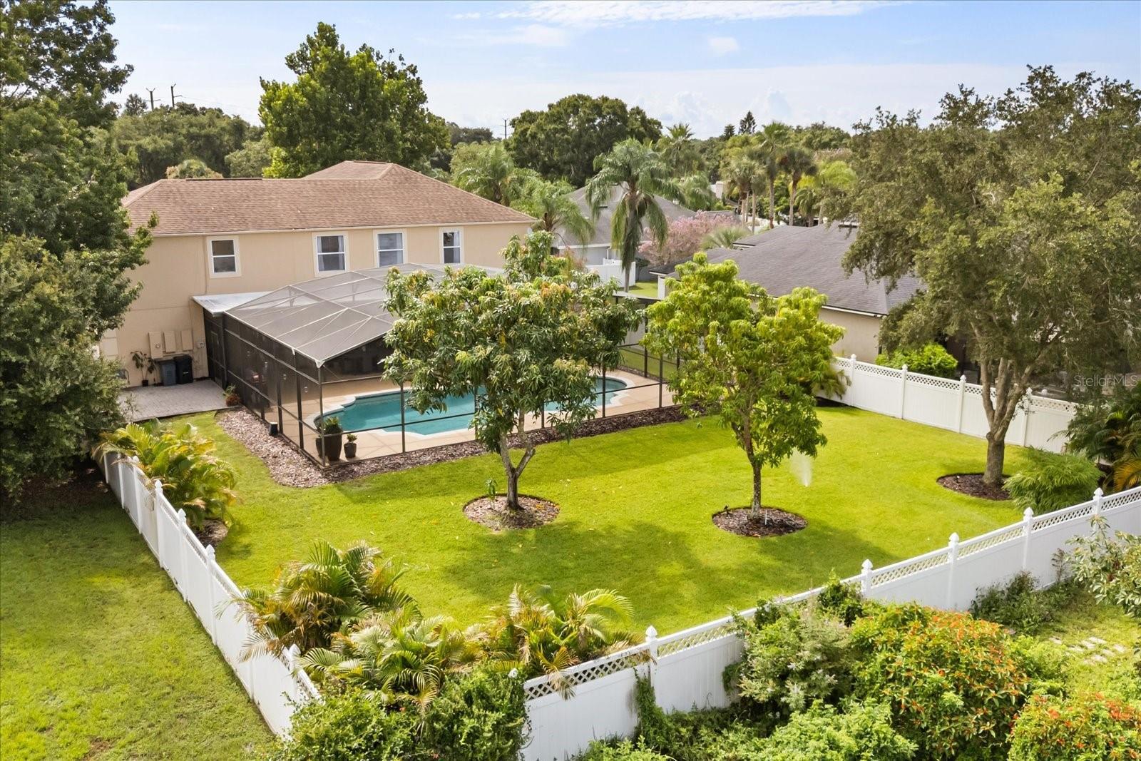 Property Photo: 2191 Catbriar Way FL 32765