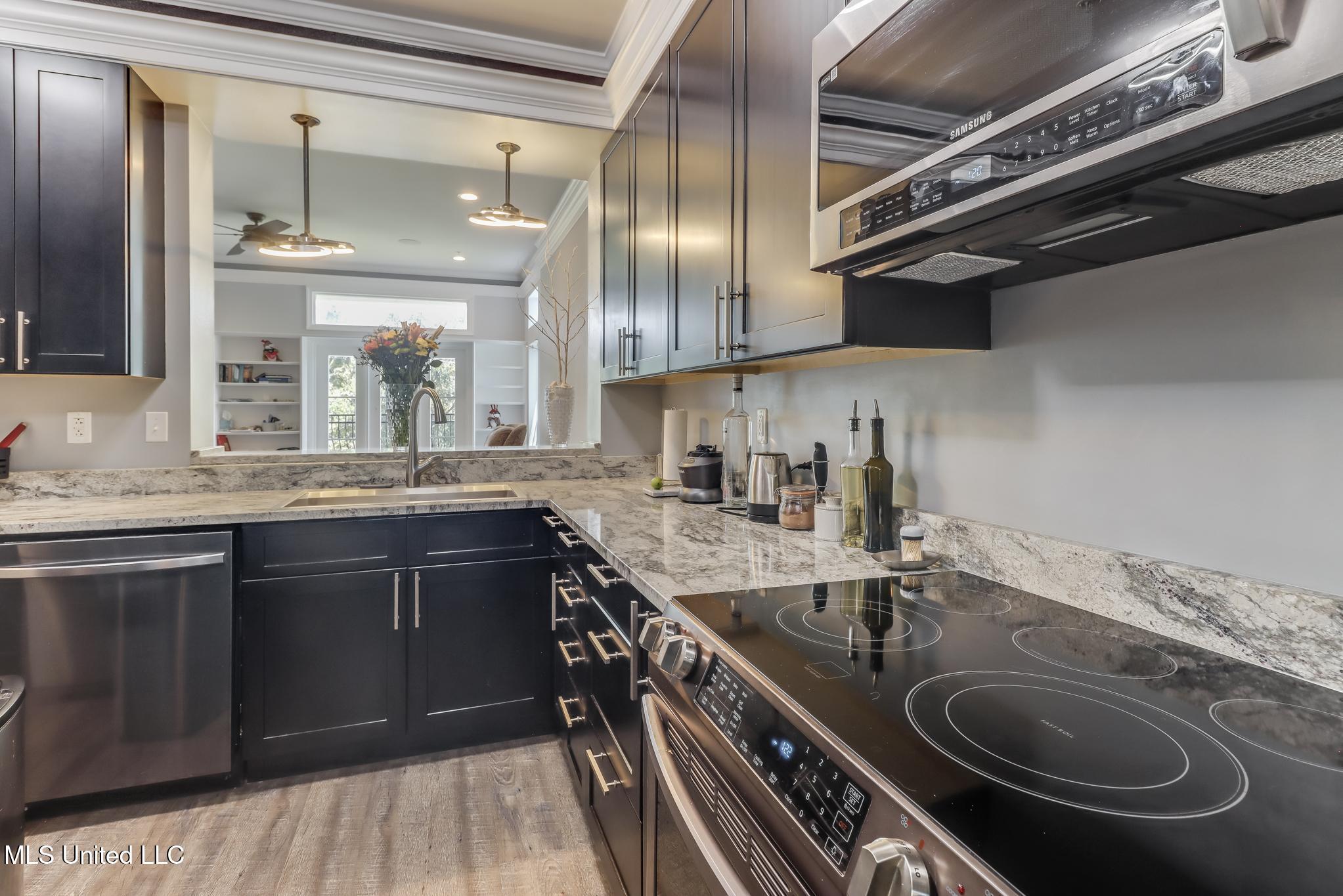 Property Photo:  1100 W Beach Boulevard  MS 39571 