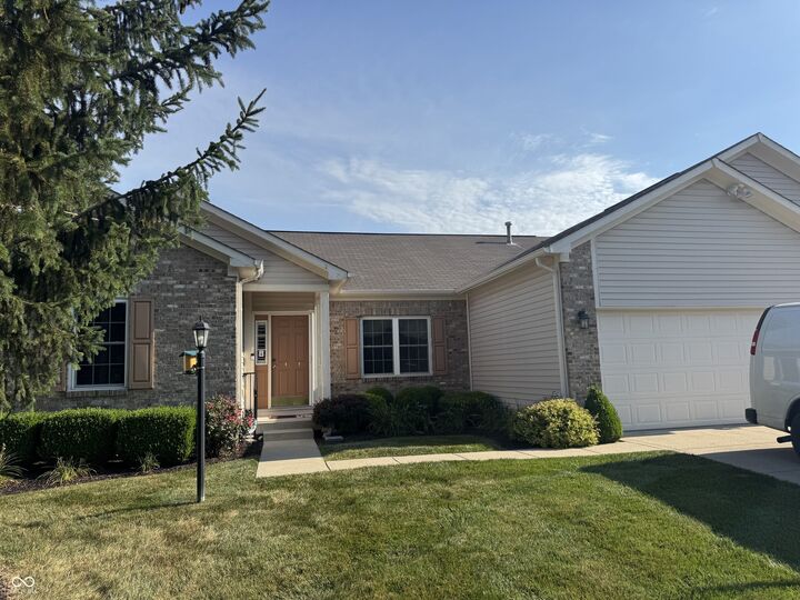 5846 W River Chase Lane  McCordsville IN 46055 photo