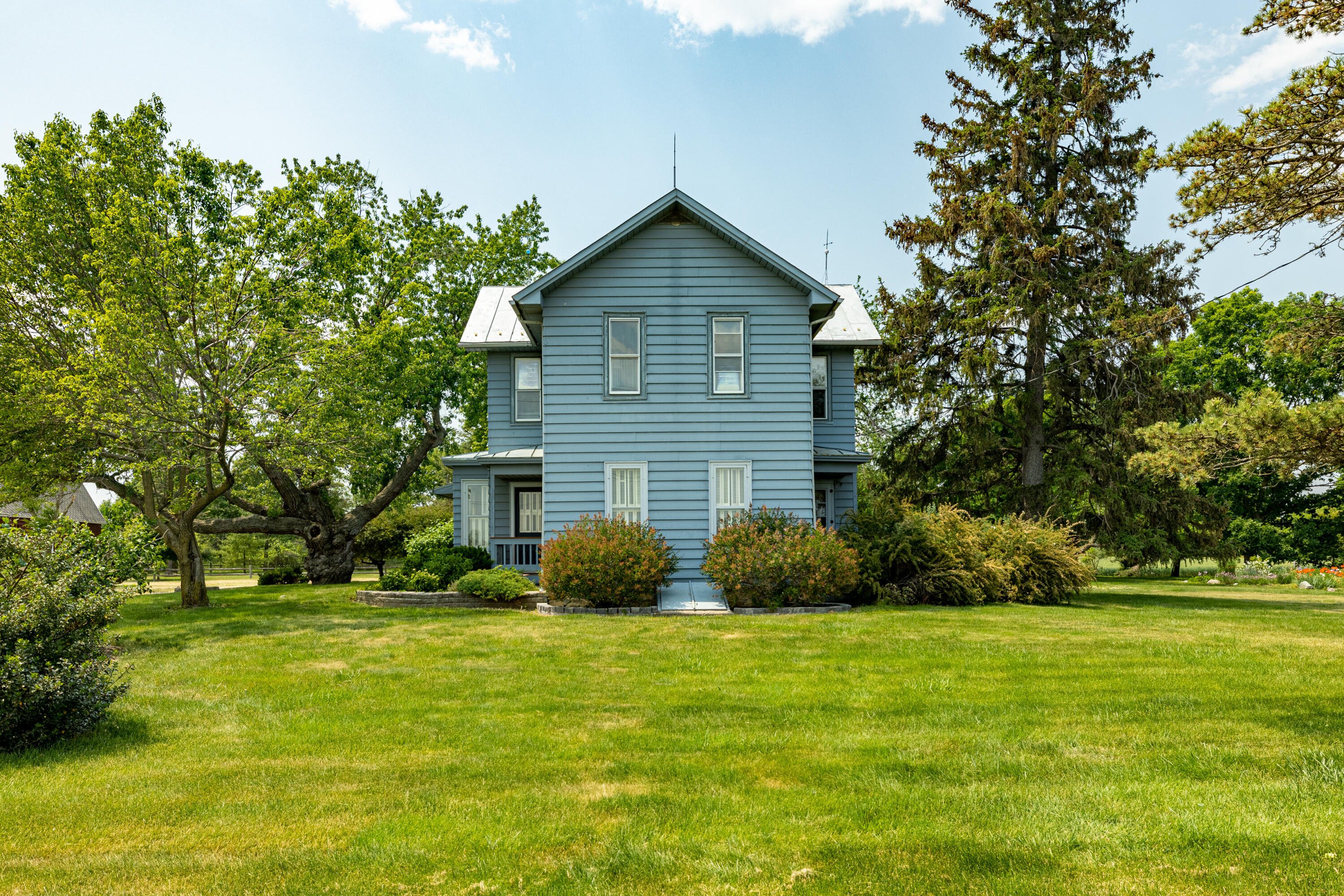 Property Photo: 1090 Lewis Avenue MI 48140