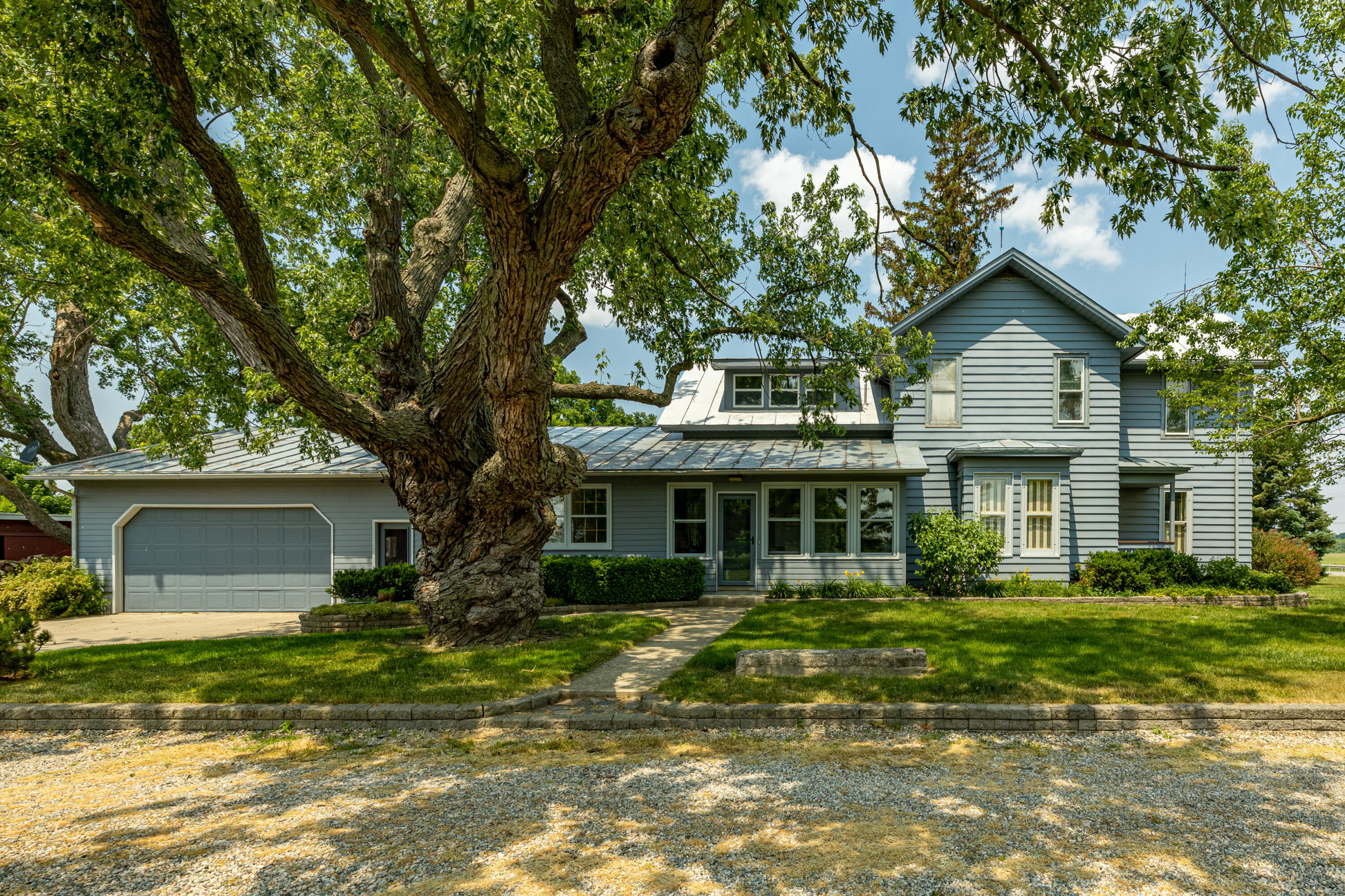Property Photo:  1090 Lewis Avenue  MI 48140 