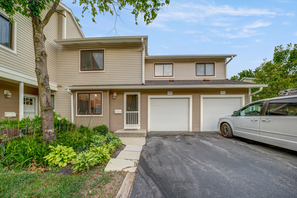Property Photo: 1113 E Randville Drive IL 60074