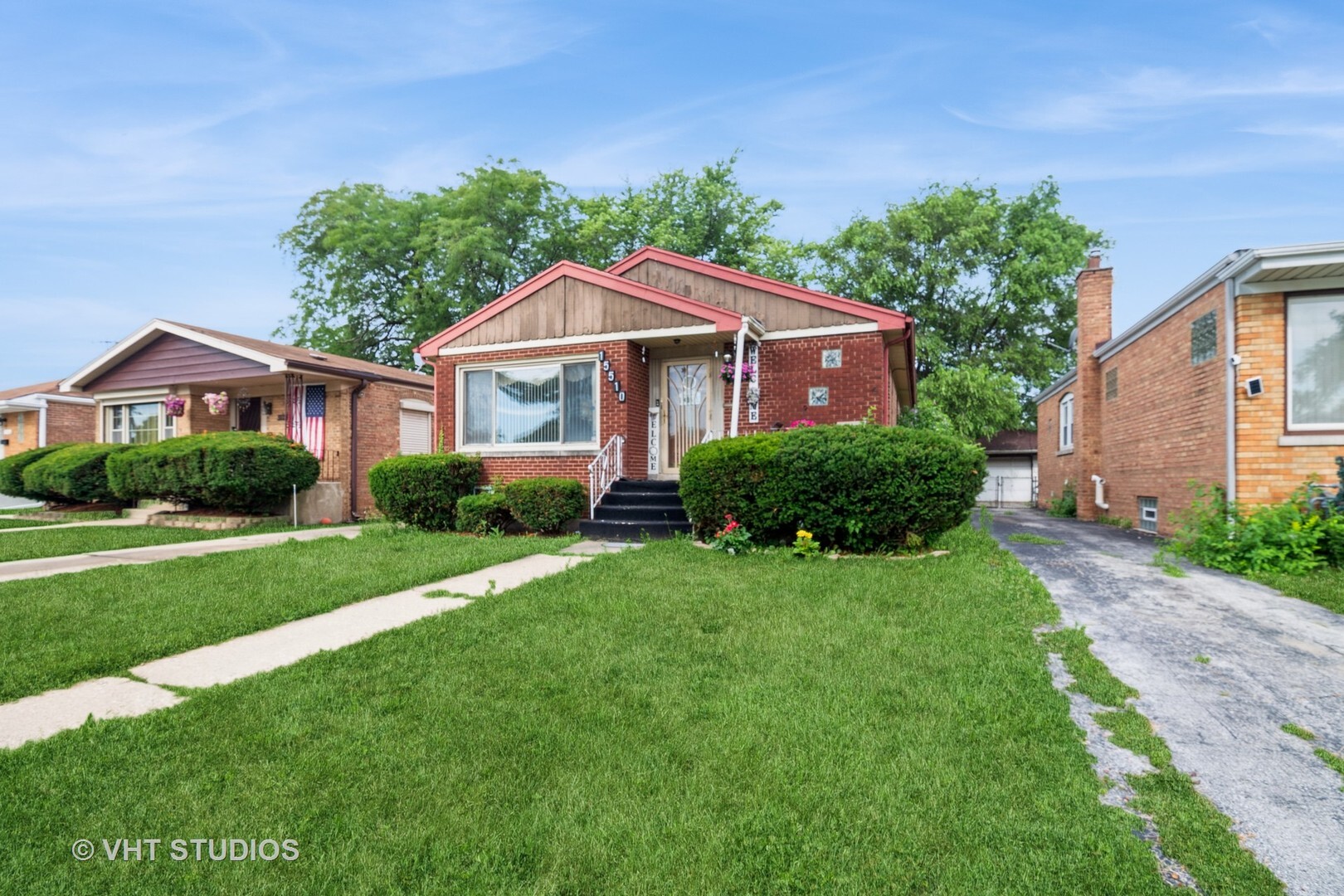 Property Photo:  