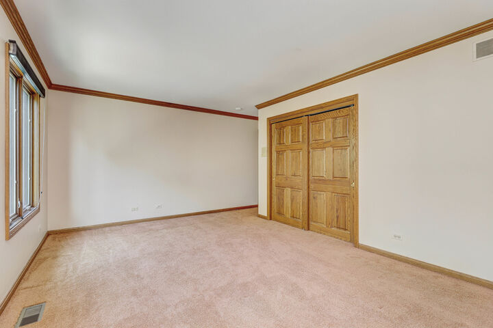 Property Photo: 1609 Clover Drive IL 60067