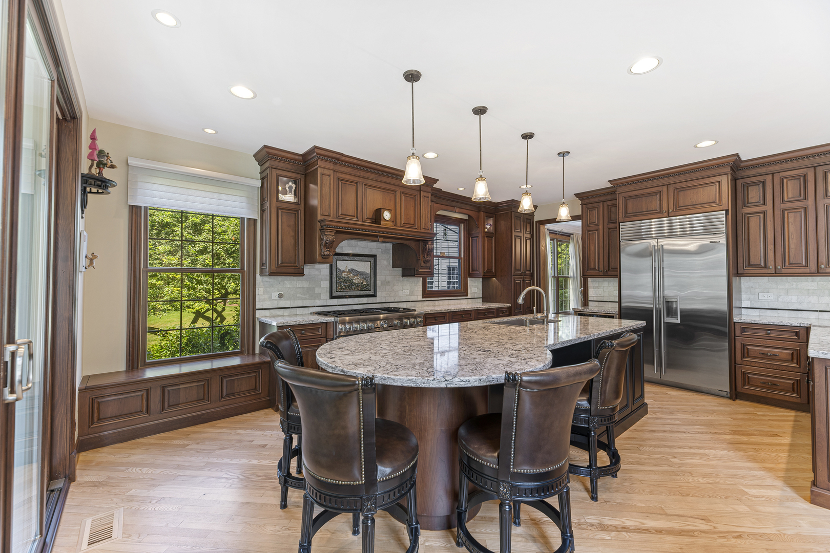 Property Photo: 28584 Ashford Court IL 60044