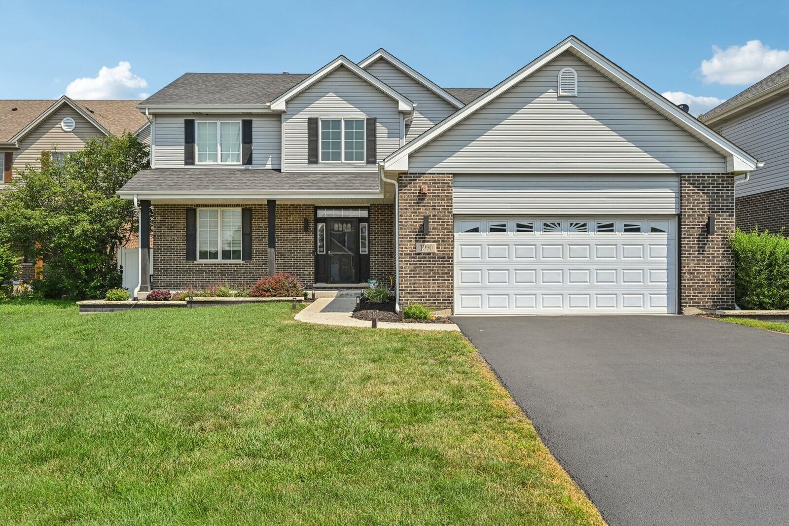Property Photo:  1990 Astor Lane  IL 60101 