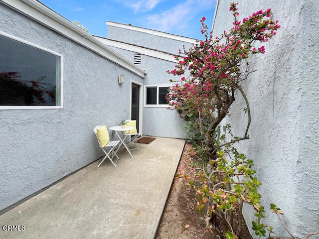 Property Photo:  476 Harbor Lights Lane  CA 93041 
