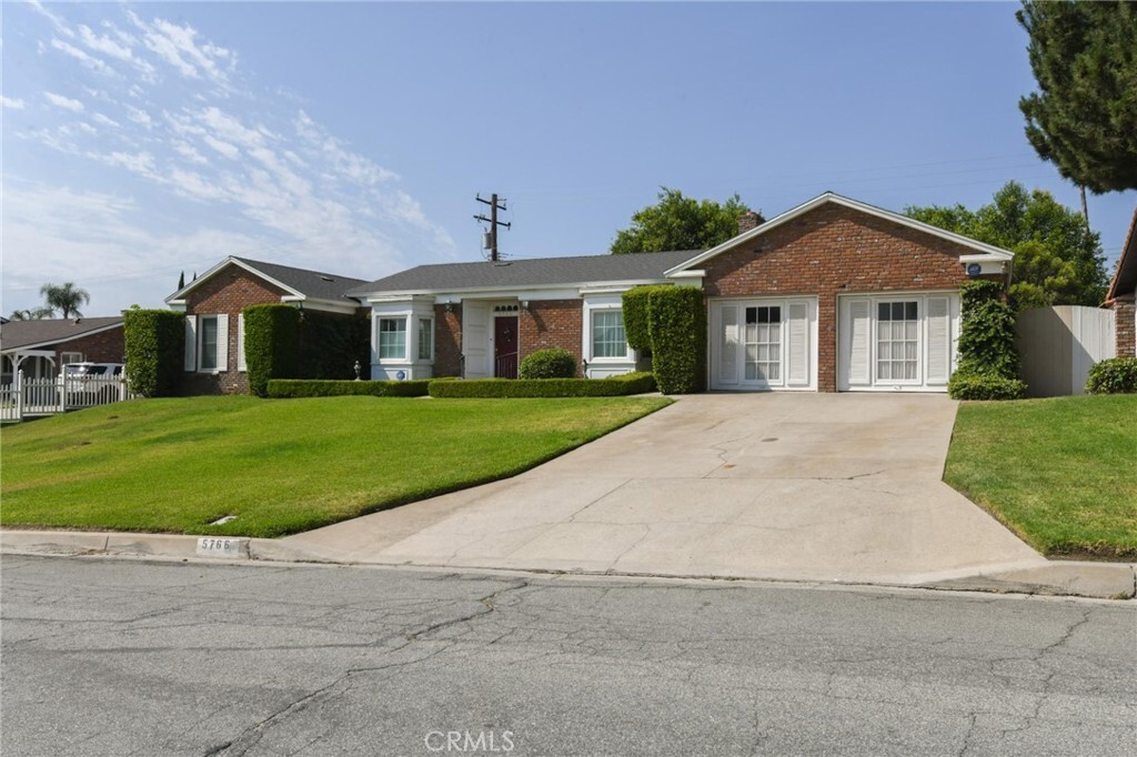 Property Photo:  5766 N Sycamore Avenue  CA 92377 