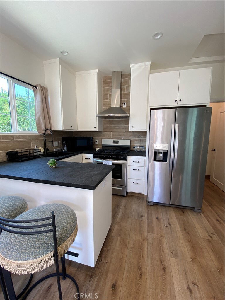 Property Photo: 15810 Leadwell Street CA 91406