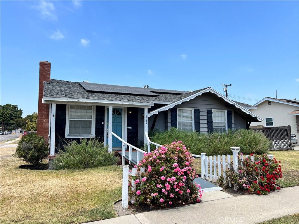 Property Photo:  7537 El Cortez Circle  CA 90620 