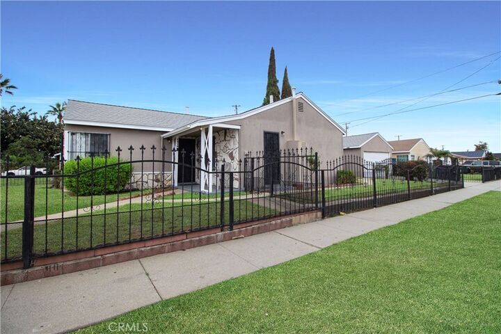 Property Photo: 1319 E 142nd Street CA 90222