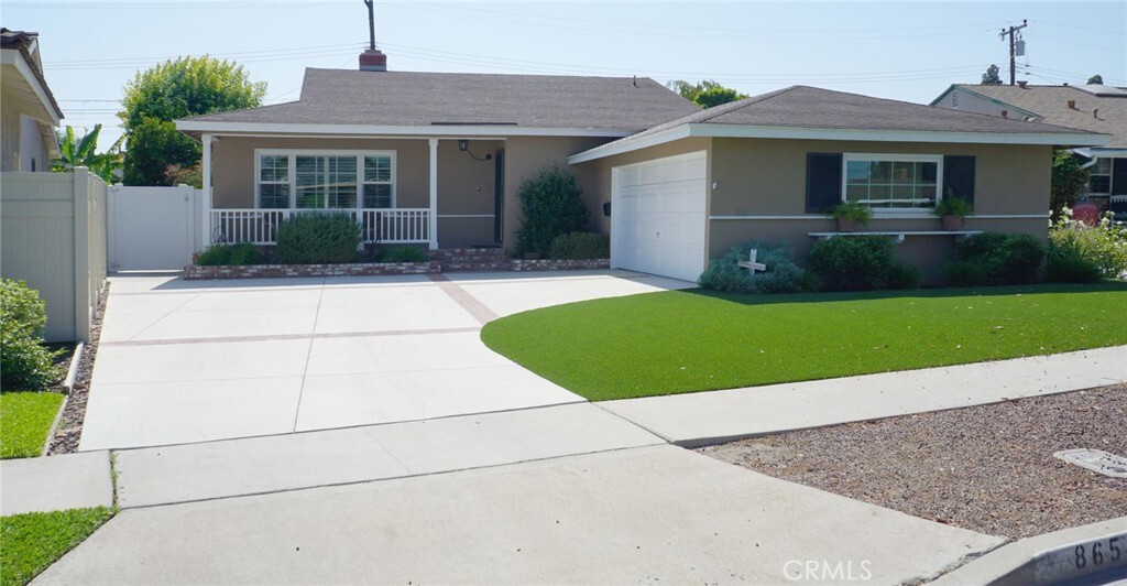 Property Photo: 865 N Karen Way CA 90815