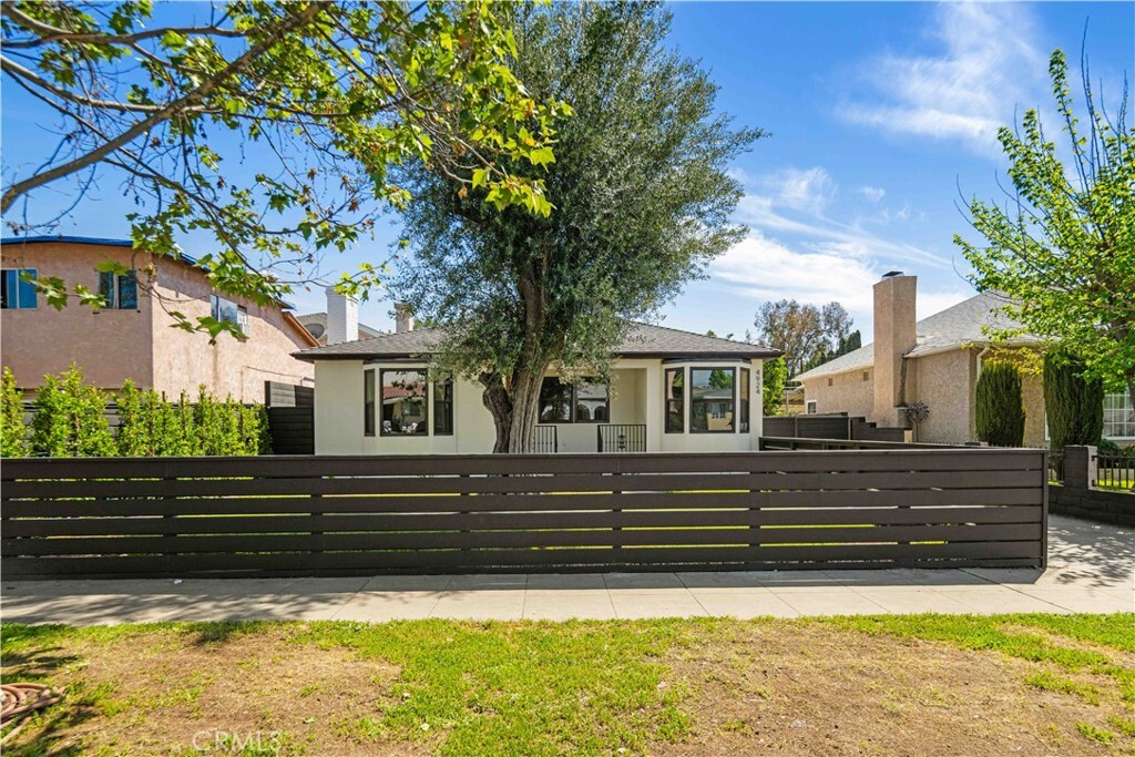 Property Photo:  4926 Templeton Street  CA 90032 