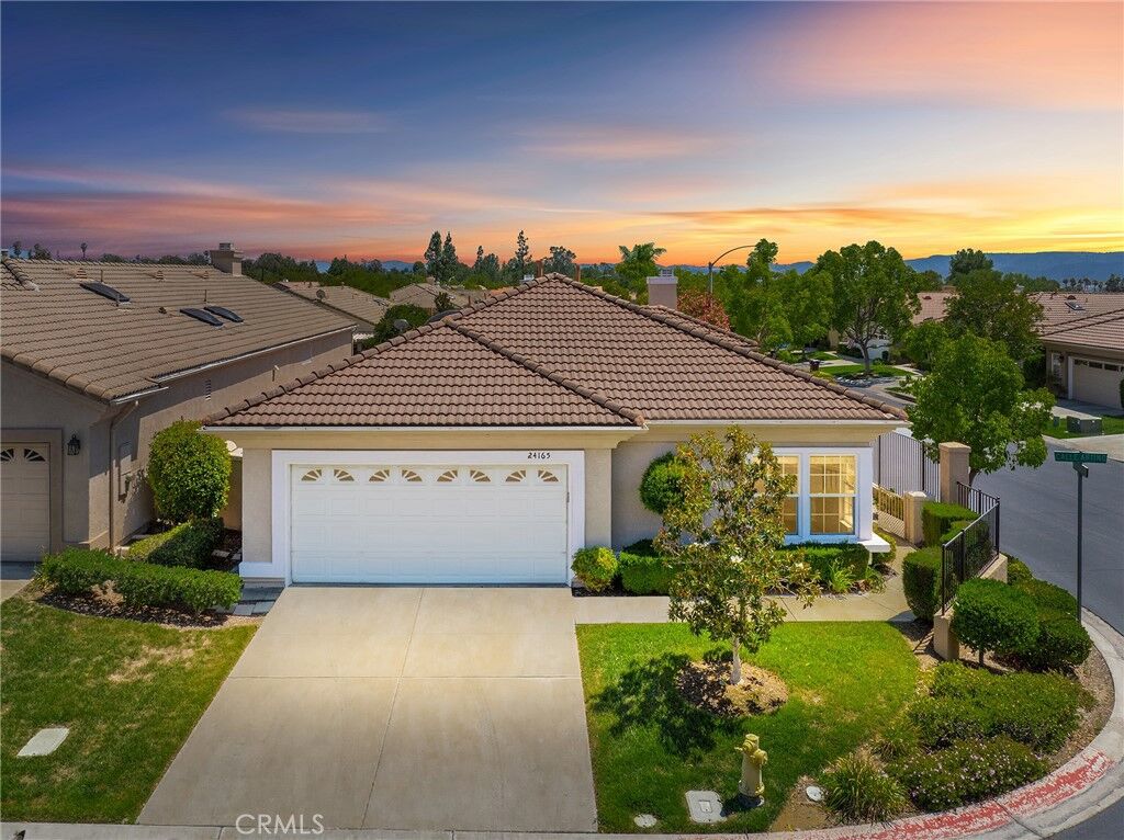 Property Photo:  24165 Calle Artino  CA 92562 