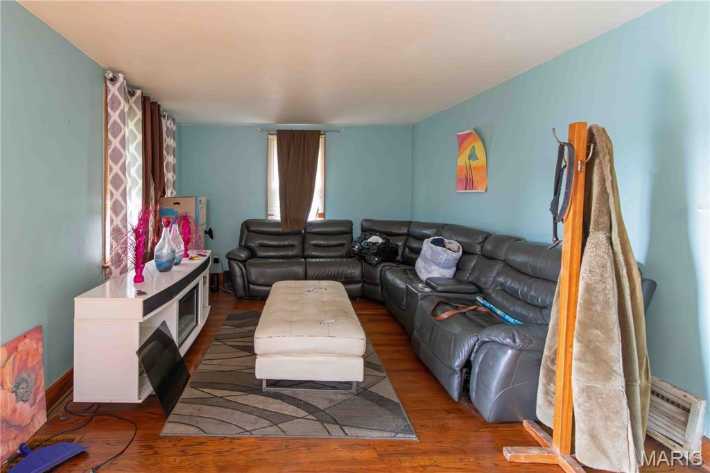 Property Photo:  920 S 6th Street  IL 62220 