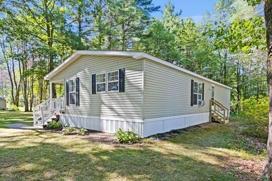 Property Photo: 2196 Sanford Road 5 ME 04090