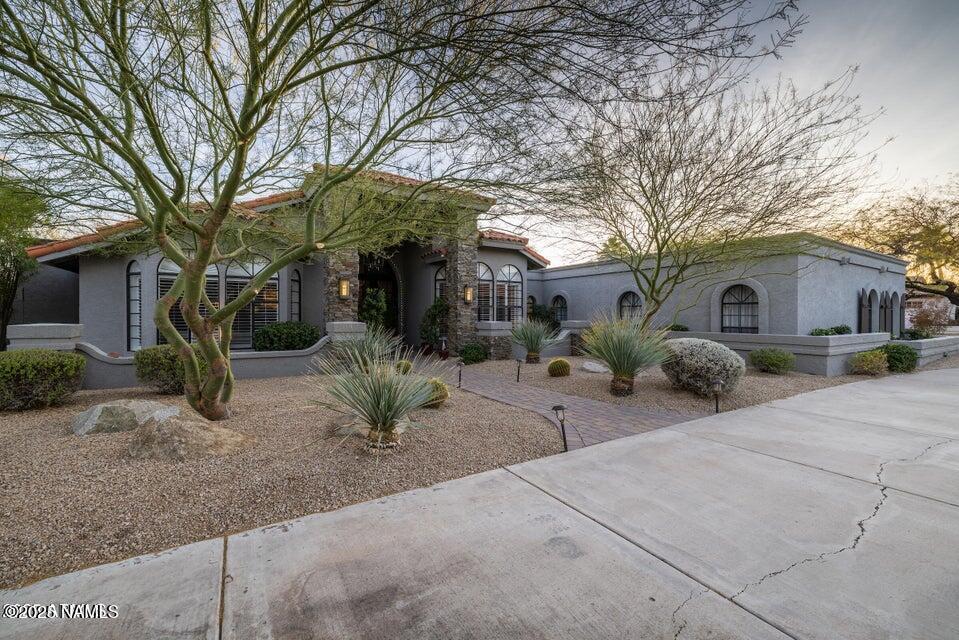 Property Photo:  