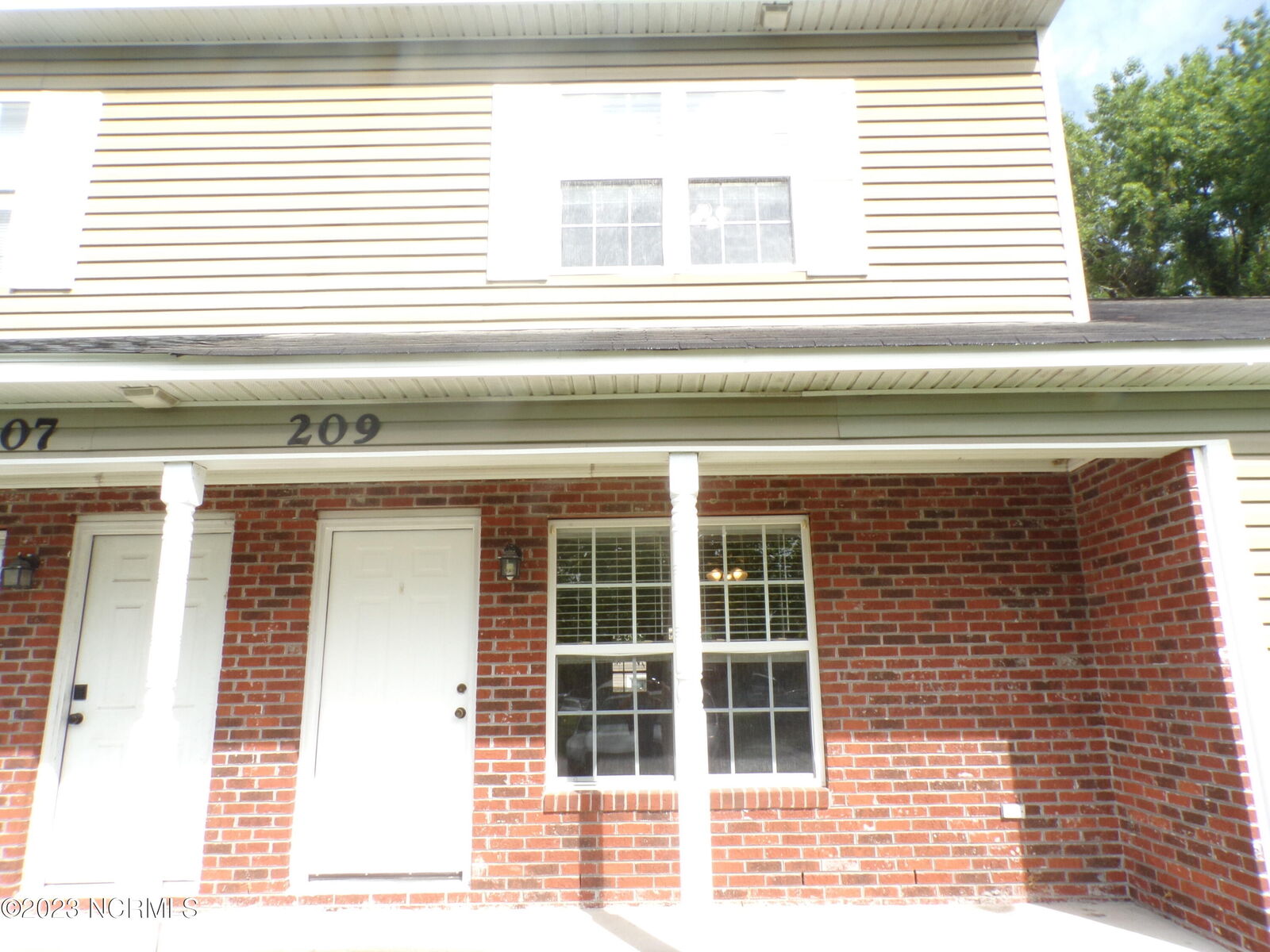 Property Photo:  209 Palace Circle  NC 28546 