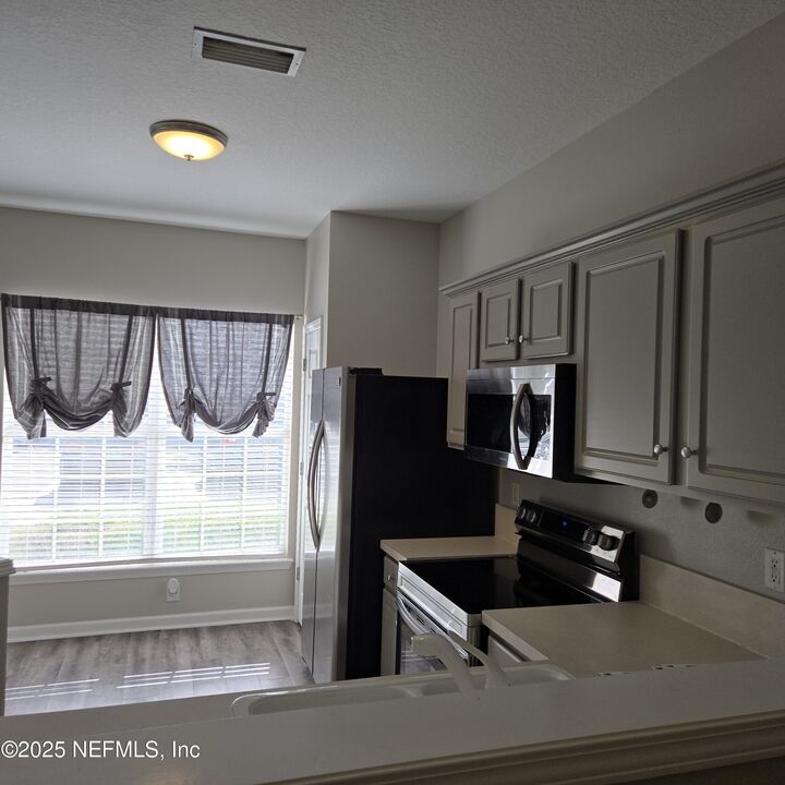 Property Photo: 3545 Twisted Tree Lane FL 32216