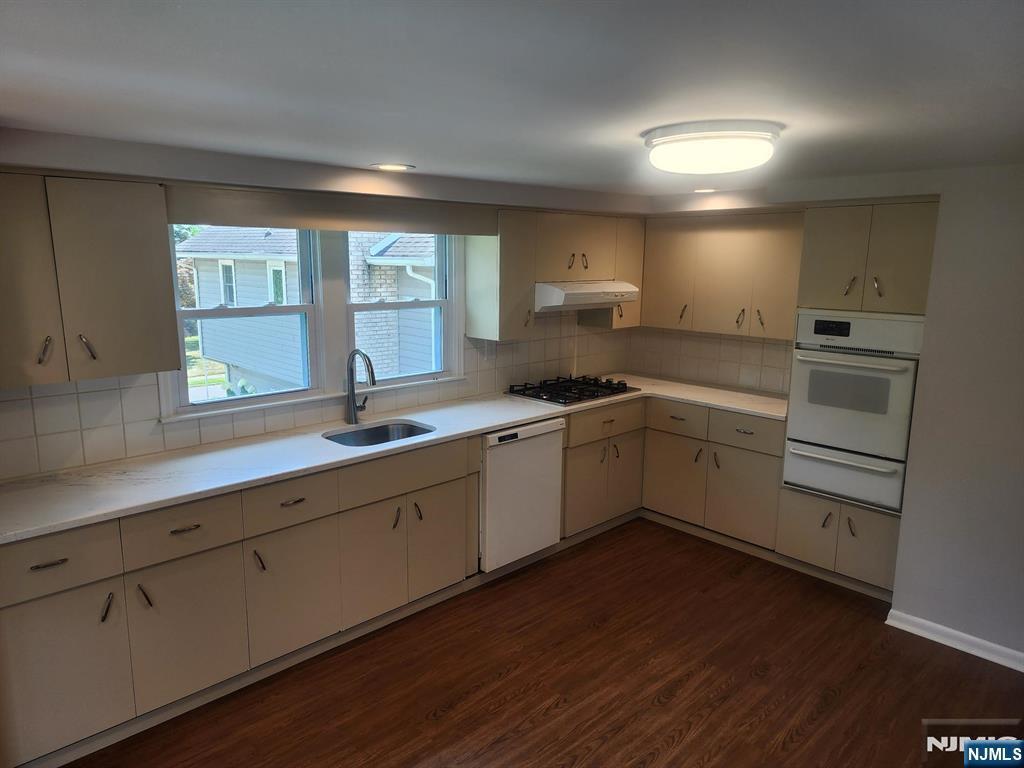 Property Photo:  86 Jefferson Avenue  NJ 07630 