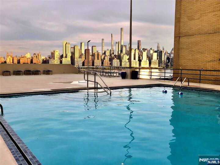6600 Jfk Blvd E 18L  West New York NJ 07093 photo