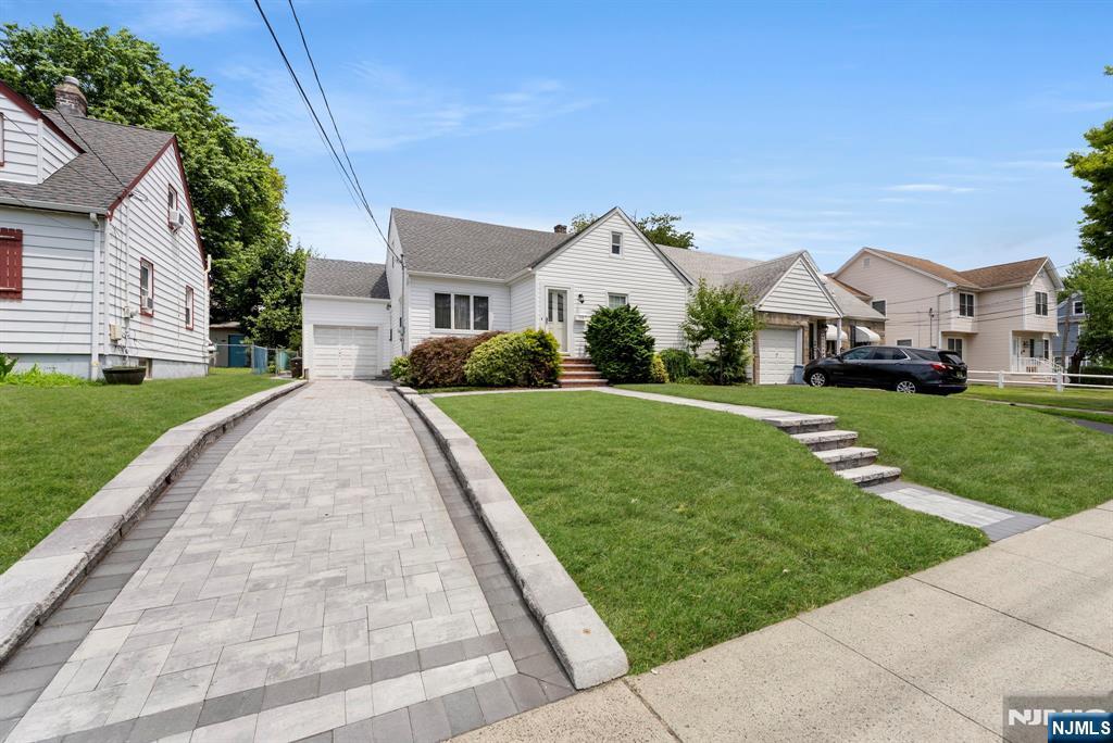 Property Photo:  338 South Parkway  NJ 07014 