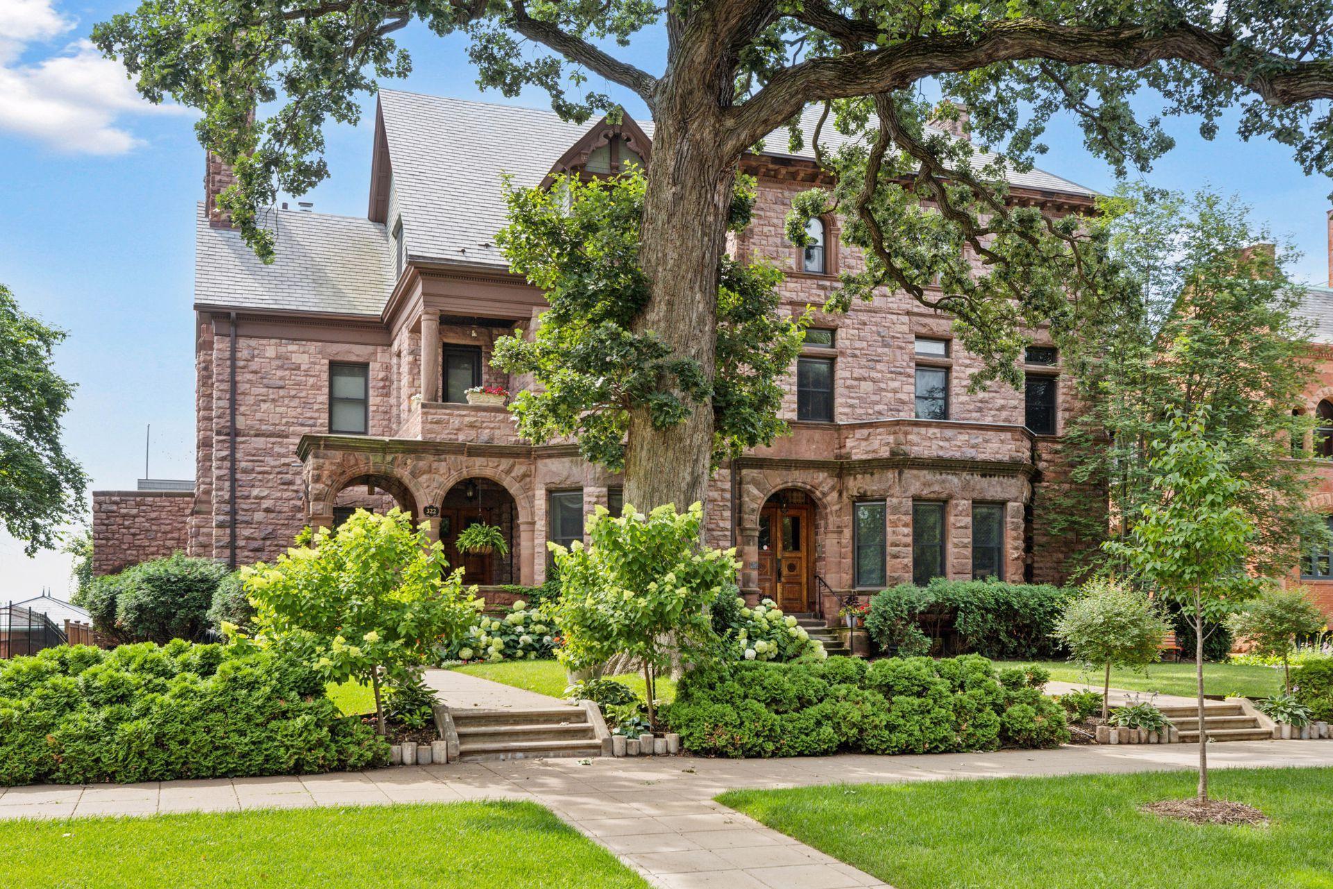 Property Photo:  324 Summit Avenue 101  MN 55102 