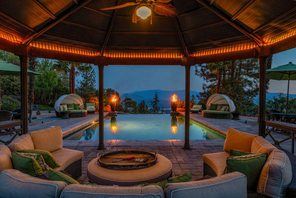 Property Photo:  1489 Granite Hill Road  OR 97526 