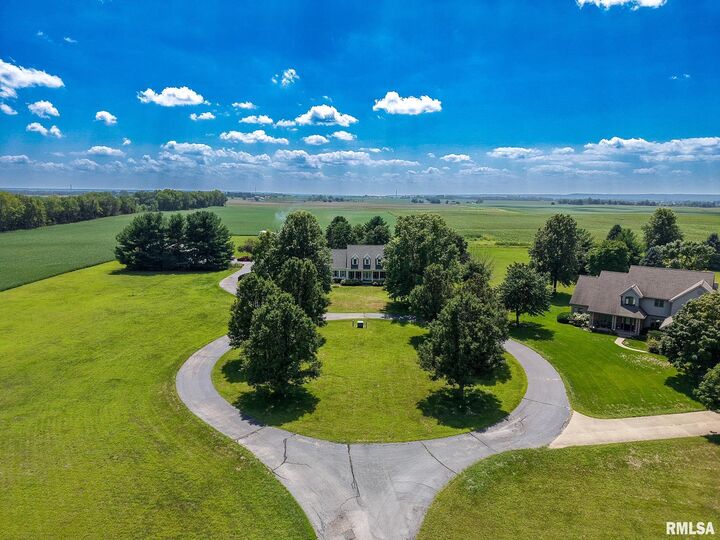 Property Photo: 3220 E Cloverdale Road IL 61523