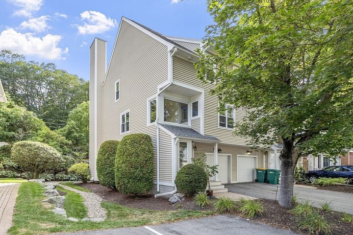 Property Photo: 20 Hammond Pl 20 MA 01801