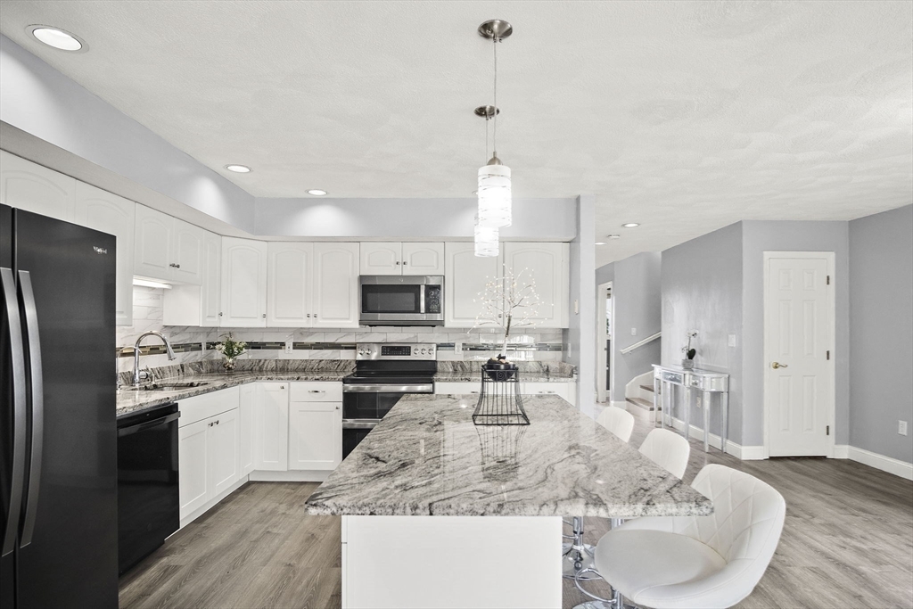 Property Photo:  20 Carriage Hill Lane 20  MA 01970 