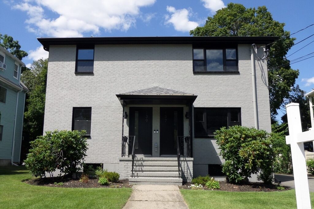 Property Photo:  137 Crafts St 137  MA 02460 
