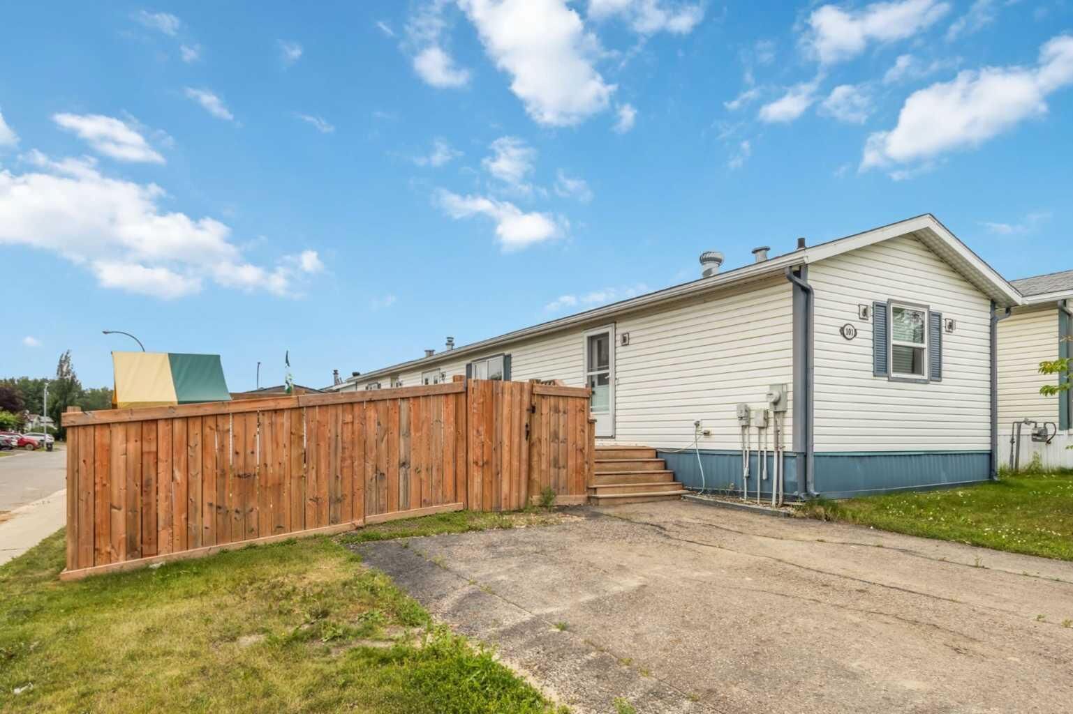 Property Photo: 101 Hoehne Street AB T9K 2K8