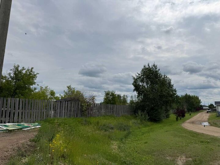 Property Photo: 2201 14th Ave AB T0B 4P0